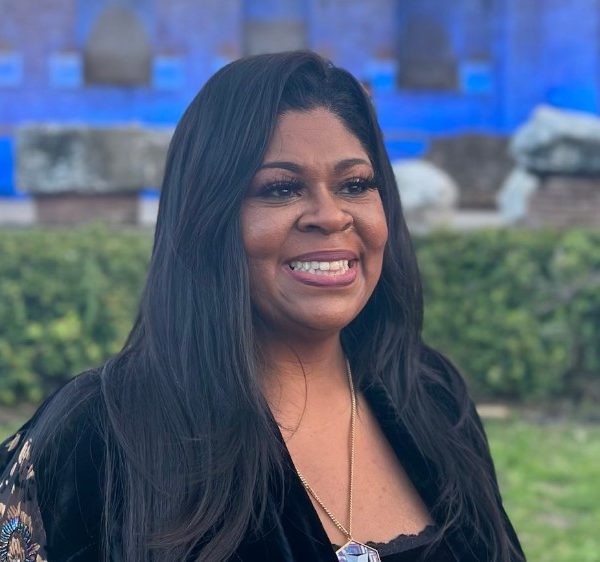 Kim Burrell Weight Loss